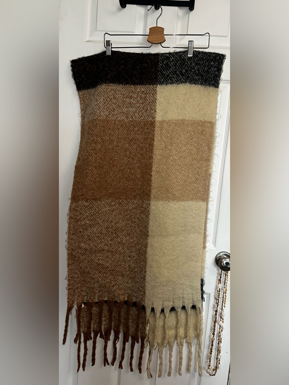Suzy Shier Brown Tan & Cream Plaid Scarf